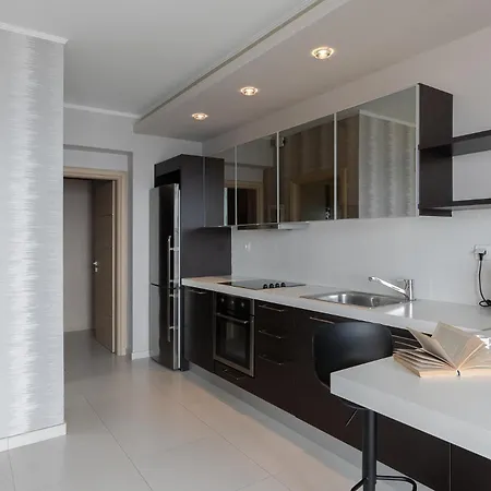 Kymothoe Elite Aparthotel