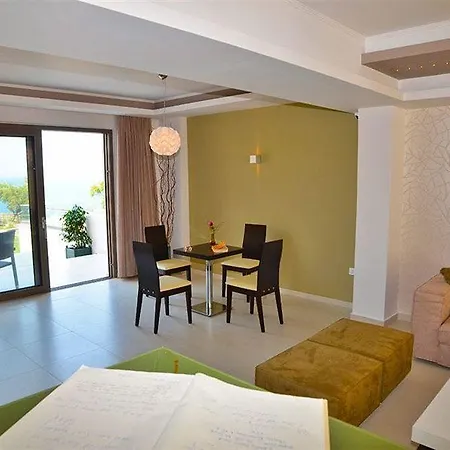 Kymothoe Elite Aparthotel 4*